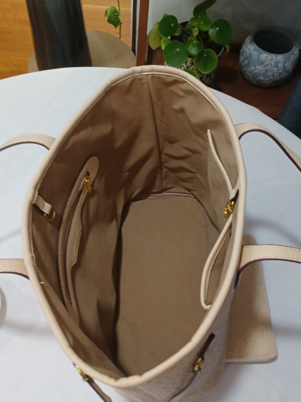 MilaKate Stylish Neutral Everyday Tote Bag + Wallet. 8096BGS - Picture 8 of 10